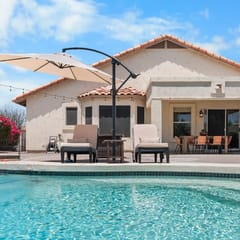 Private Oasis: Pool, Hot Tub & Golf Course Views!