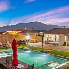 Desert Oasis: Pool, Spa, Gameroom + Mountain Views