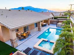 Unique Pool, Spa, Firepit, GameRoom @MariamsBnb - Image 4