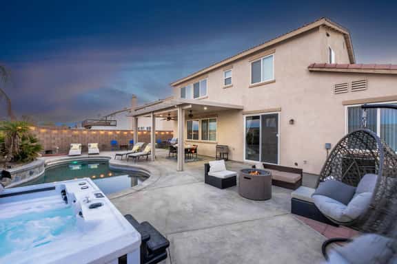 Stylish & Cozy Home in Coachella - Image 1