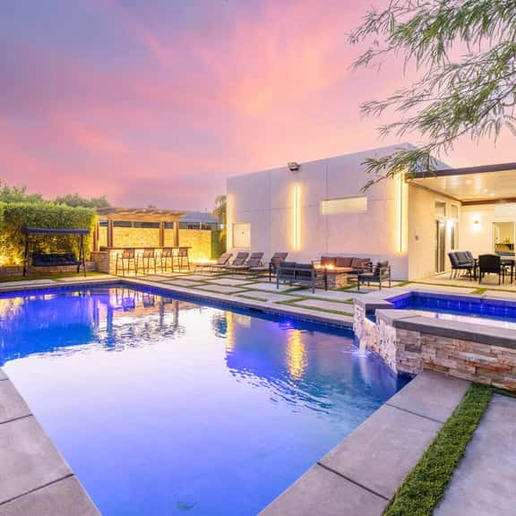 Stunning Backyard, Pool & HotTub, Gameroom, BBQ - Image 1