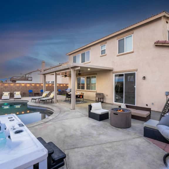 Stylish & Cozy Home in Coachella - Image 1