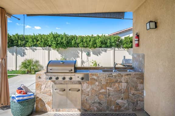 Views, Gameroom, Saltwater Pool & Hot tub, Firepit - Image 5