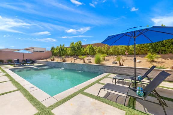 Stunning Desert Oasis with Pool, Spa & Game Room - Image 2