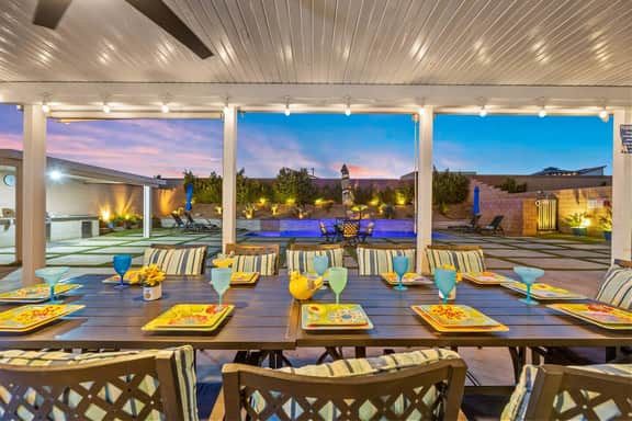 Stunning Desert Oasis with Pool, Spa & Game Room - Image 3