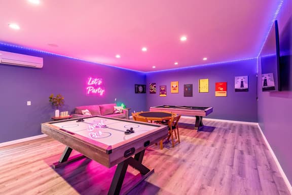 Unique Pool, Spa, Firepit, GameRoom @MariamsBnb - Image 1