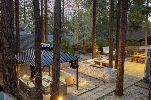 Mountain Escape | Hot Tub, BBQ & Forest Views - Image 1