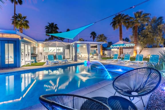 Mini Golf, Heated Pool & Spa Near Downtown - Image 1