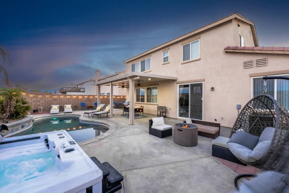 Stylish & Cozy Home in Coachella - Image 1