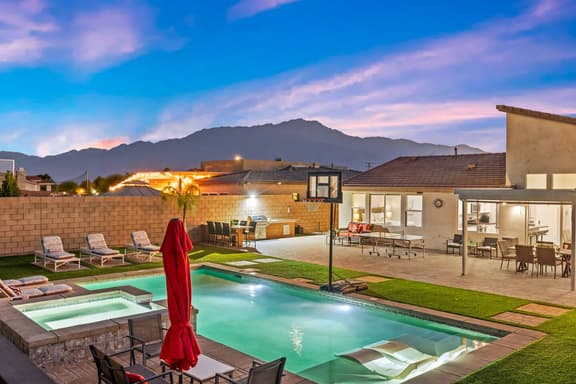Desert Oasis: Pool, Spa, Gameroom + Mountain Views - Image 1